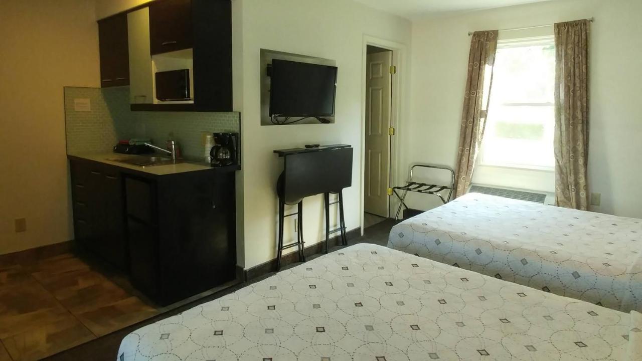 Motel 57 Sturgeon Bay Eksteriør bilde